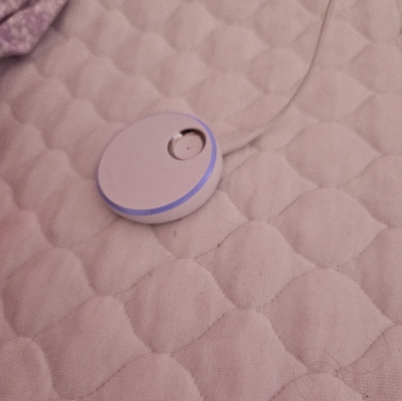 Owlet sock, cord, base station - Picture 4 of 6